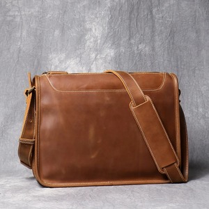 Bolso Bandolera Unisex Grande de Cuero Genuino Hecho a Mano con Diseño Original OEM ODM, Bolso Cruzado de Cuero Crazy Horse - Product Image 6