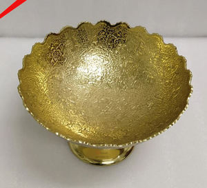 Tazón de tuerca de diseño de aluminio y metal con acabado dorado Royal Look para hoteles, restaurantes y bares - Product Image 5