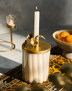 Portavelas de Metal Hecho a Mano, Ecológico y Creativo, con Tapa de Bambú Sellada para Tamaños Personalizados, Instant Traders - Product Image 1