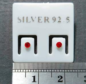 ต่างหูเม็ดเดี่ยวสีเงิน925สำหรับงานปาร์ตี้ CZ เครื่องประดับน้อยที่สุดโรงงานขายส่งในประเทศไทย - Product Image 1