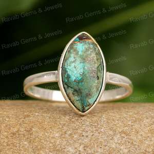 Bague fine et délicate en argent sterling 925 avec chrysocolle véritable et turquoise cuivre, forme marquise 8x16mm, best-seller pour femmes - Product Image 1