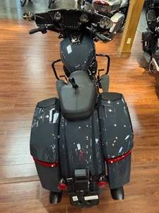 Motocyclette Inn-diaan Chieftainn PowerPlus Dark Horse 2025 avec 112 et PowerBand Audio - Product Image 4