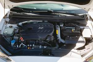 Hyundai Veloster N 2020 d'occasion en bon état, boîte manuelle 6 vitesses, turbo 4 cylindres, pack performance, blanc craie - Product Image 6