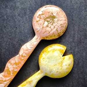 Juego de 2 piezas de resina para servir ensalada Regalo Mango SERVIDOR DE ENSALADA DE MADERA JUEGO DE 2 HECHO A MANO ÚNICO KETCHENWAR - Product Image 2