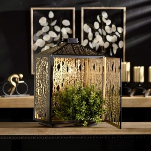 Style marocain double ton Cutwork Design noir or métal bougeoir lanterne pour la décoration intérieure mariages de noël avec bois - Product Image 5