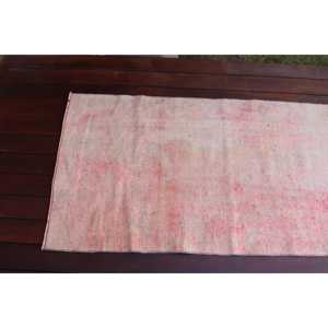 Tapis turc vintage 2,3x8,9 pieds, tapis oriental en laine rose - Product Image 4