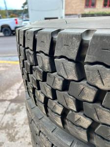 Neumáticos de camión usados a la venta, neumáticos fiables y duraderos de alta calidad a bajo precio para coches, neumáticos de camión a la venta en Europa - Product Image 4