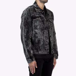 Veste en jean trucker noire délavée à l'acide, de haute qualité, élégante, sans marque, personnalisée OEM 2026 - Product Image 1