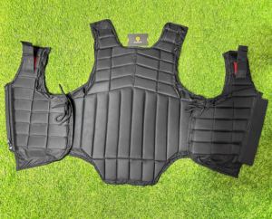 Gilet de sécurité pour courses de chevaux 2025, matériau acrylique, logo personnalisé, léger, professionnel, respirant, durable, gilets équestres de haute qualité - Product Image 3
