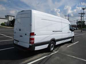 Autocaravana Mercedes-Benz Sprinter 2500 2015, Bajo Kilometraje, Modelo Recién Usado, Disponible en Versión con Volante a la Derecha/Izquierda, En Stock - Listo para Enviar - Product Image 2