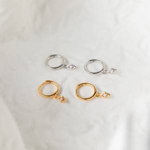 Pendientes de aro de diamantes 925, pendientes de abalorio de cristal chapados en oro y plata, aros Huggie delicados, joyería de plata, regalo de aniversario - Product Image 3