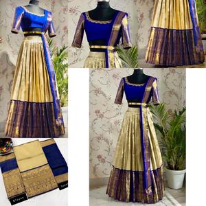 Saris en soie de brocart sur mesure fabriqués à partir de tissus de soie pure pour la fabrication de vêtements pour femmes de couleur bleu ciel et design paisley - Product Image 2