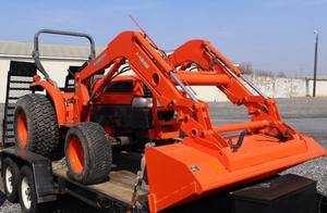 2003 pour tracteur agricole Kubota 4x4 Fiabilité intemporelle et performances éprouvées avec composants de base Pompe et moteur - Product Image 6