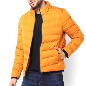 La mejor ropa de calle de moda 2026 para exteriores, chaqueta acolchada de calidad con logotipo frontal personalizado para hombre, chaquetas con capucha ajustable de nailon 100% para hombre - Product Image 4