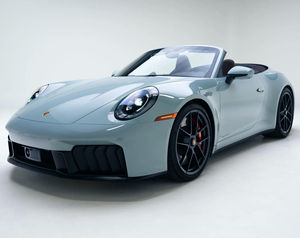 Porsche 911 Carrera 4 GTS Cabriolet 2025 con motor T-Hybrid, 532 hp y 449 lb-ft de torque - Product Image 1