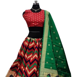 Lehanga choli ดีไซน์แบบแบนราบาราสิสำหรับผู้หญิงโดย fabzone - Product Image 1
