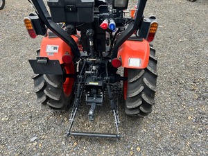 Tracteur compact JDM New Avenger 26, moteur monocylindre 4 temps, démarrage électrique, 50 CV, direction assistée, prise de force 2 vitesses, manuel - Product Image 5