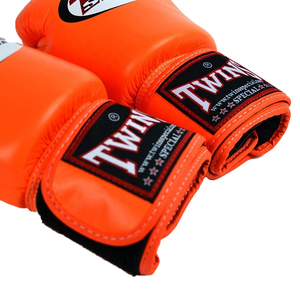 Gants de boxe d'entraînement de jumeaux sur mesure de haute qualité avec poignées Gants de sparring du fabricant professionnel - Product Image 6