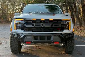 ฟอร์ด เอฟ-150 แร็พเตอร์ อาร์ ปี 2024 เครื่องยนต์ซูเปอร์ชาร์จ V8 720 แรงม้า ขับเคลื่อน 4 ล้อ ไม่ได้ดัดแปลง - Product Image 2