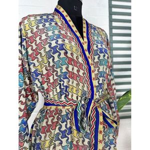 Kimono Vintage de Crepé de Seda, Ligero y Lujoso, Bata Suave y Cómoda, Regalo Perfecto para Mujer, para Usar por la Noche, Tejido de Seda - Product Image 4