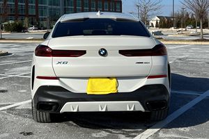 BMW X6 xDrive40i Turbo 6 cylindres AWD Transmission intégrale M Sport Automatique SUV/Crossover 2021 2022 - Product Image 2