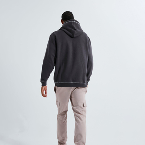 Sudadera con Capucha Gris Oscuro para Hombre, Corte Regular, Felpa de Algodón, con Bolsillo, Estilo Casual para Otoño - Product Image 3
