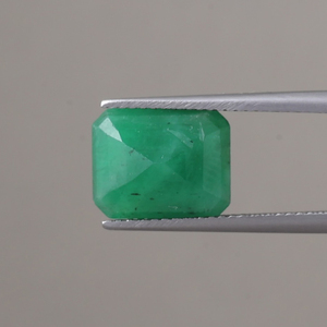 Esmeralda Natural Certificada IGI, Suelta, 4.34 Quilates, Corte Esmeralda Octogonal, 11.5x9mm, Tallada a Mano, Encerada/Aceitada, Pulida, Piedra Ligera, Fina - Product Image 3