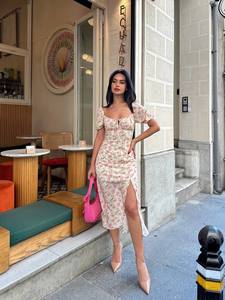 Robe d'été midi élégante à fleurs avec bretelles à nouer Tissu doux et léger pour un usage quotidien ou à la plage - Product Image 2