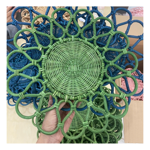 Manteles individuales y posavasos de ratán de flores para decorar, posavasos de mantel de ratán de gran oferta, esteras de comedor tejidas con placas de cargador de ratán - Product Image 1