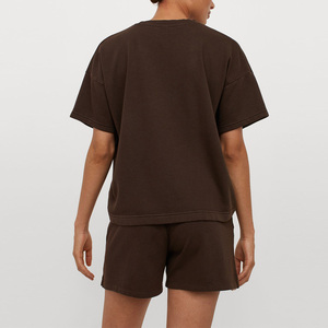 Camisa de gimnasio de diseño Popular para mujer y pantalón corto nuevo material suave de moda cómodo ligero sostenible elegante conjunto de pantalones cortos para adultos - Product Image 2