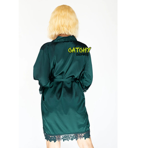 Robe florale en satin soyeux pour femmes de grande taille avec bordure en dentelle élégante pour la fête de mariage de la mariée - Product Image 6