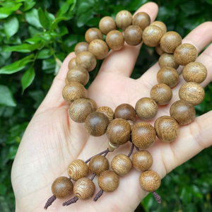 Fait à la main au Vietnam Luxe 100% Bracelets de perles en bois d'agar naturel et pur - Product Image 3