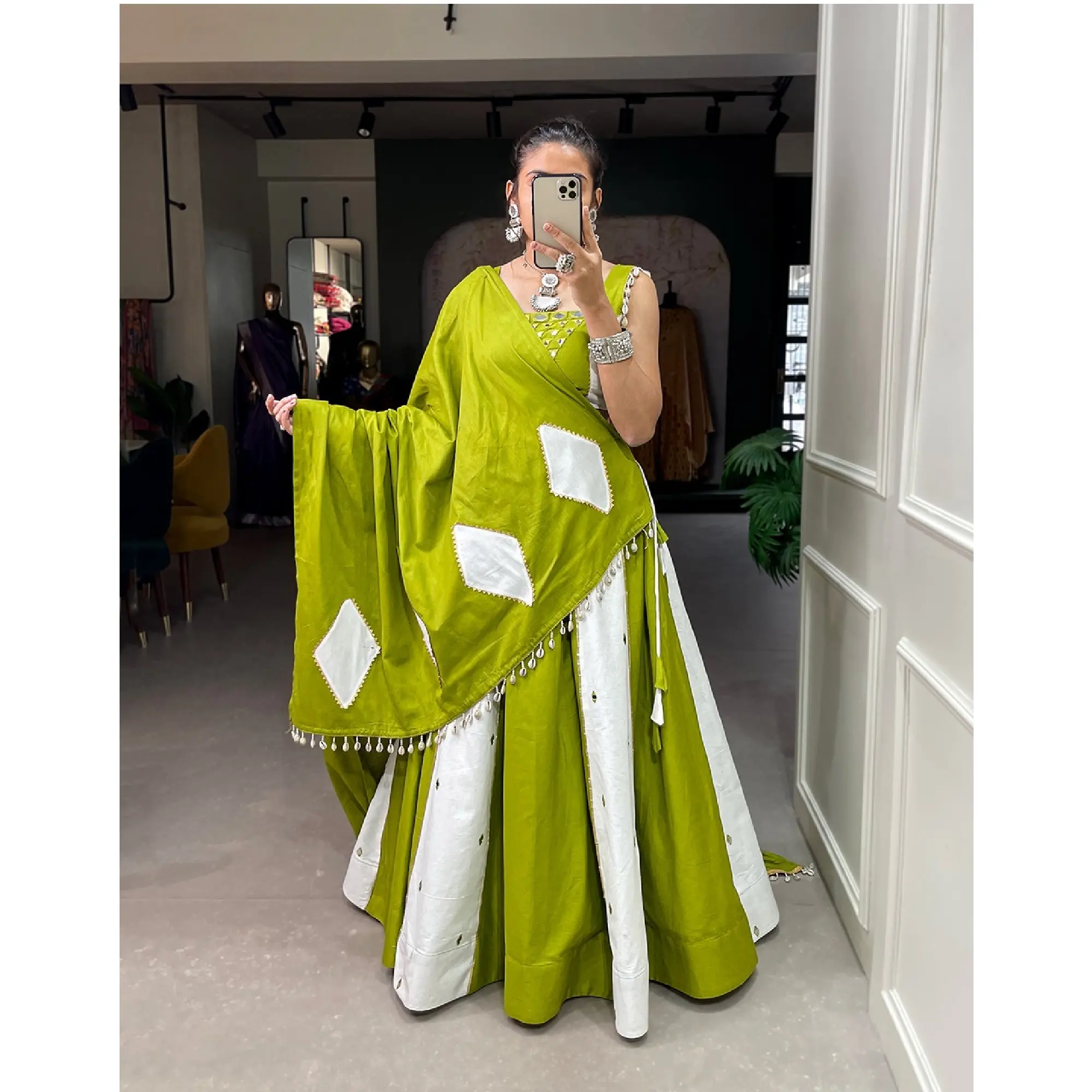 Designer Baumwolle Navratri Lehanga Choli für Frauen Hochzeit Online-Shopping Surat Indien pakistani sche Hochzeit königliche Kleider für 2023