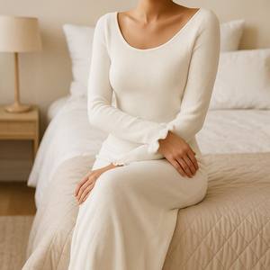 Robe maxi moulante en tricot blanc, robe pull d'hiver sans dos, ourlet à volants, robe en tricot élégante, robe longue blanche, tenue de fête - Product Image 2