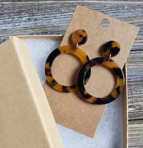 Boucles d'oreilles en résine faites à la main Bijoux de déclaration à la mode colorés légers pour les femmes Occasions décontractées et formelles - Product Image 2