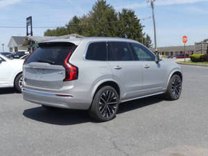 Volvo XC90 B6 Plus Bright Theme 7 places d'occasion en excellent état, modèle 2025 - Product Image 3
