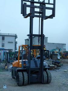 Vente flash : Chariot élévateur diesel hydraulique TCM60 d'occasion, moteur jaune d'origine japonaise, composant pour l'agriculture, la construction et le bâtiment - Product Image 3