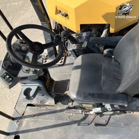 Compacteur vibrant à double tambour d'occasion CAT CB564D pour projets de construction routière en asphalte à vendre