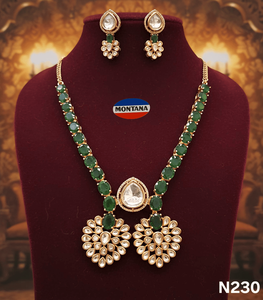 Conjunto de Collar y Aretes de Piedras Kundan de Aleación Mixta Étnica de Nuevo Diseño de Montana para Mujer - Joyería para Fiesta de Compromiso y Boda - Product Image 2