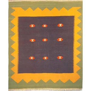 Tapis persan Shiraz unique en son genre, 7'6 x 6'2 - Product Image 1