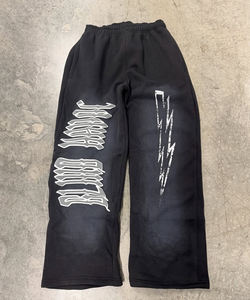 ชุดเซ็ตเสื้อฮู้ดและกางเกงวอร์มขายดีสำหรับฤดูหนาว ลายพิมพ์สกรีน ผ้าฟลีซฟอกสี 360 GSM ทรงขาบาน สไตล์แบ็กกี้ - Product Image 4