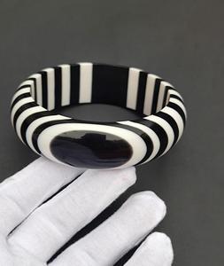 Brazalete de Cuerno de Búfalo Hecho a Mano para Mujer, Brazalete de Hueso de Alta Calidad, Precios por f s international - Product Image 5