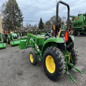 Entrega rápida disponible para John Deere 3035D, lo que garantiza que los agricultores reciban maquinaria confiable y rápida para mantener el trabajo en marcha. - Product Image 1