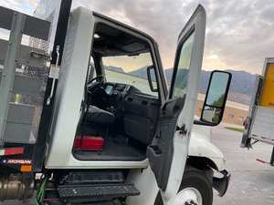 รถบรรทุกพื้นเรียบมือสอง ปี 2020 ยี่ห้อ International MV607 ขนาด 26 ฟุต - 250 แรงม้า เกียร์อัตโนมัติ 6 สปีด พร้อมส่งถึงบ้าน - Product Image 3