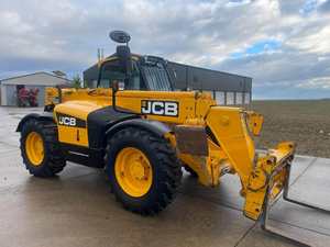 Manipuladores Telescópicos JCB 525-60 Diésel Usados con Tracción 4x4, Neumáticos Sólidos Todoterreno, Altura de Horquilla de 3m, Bajados, en Venta - Product Image 4