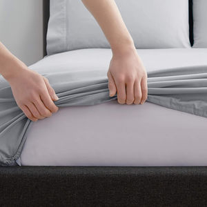 Juego de Sábanas Premium Hipoalergénicas Antiarrugas Resistentes a la Decoloración Suaves de 4 Piezas con Estilo de Tejido Liso - Product Image 4