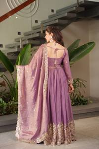 Nouvelle collection Zain Exports : Salwar Kameez de créateur en soie Fendy lourde, réversible, pour toutes les saisons, style décontracté et idéal pour les fêtes. - Product Image 3
