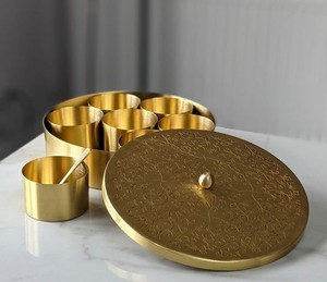Boîte à épices en laiton de conception tendance boîte à épices de forme ronde 7 compartiments pour boîte de rangement d'épices avec couvercle - Product Image 3