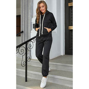 Ensemble 2 pièces sur mesure de haute qualité pour femmes Survêtement d'hiver Design solide avec techniques brodées offertes au prix de gros - Product Image 1