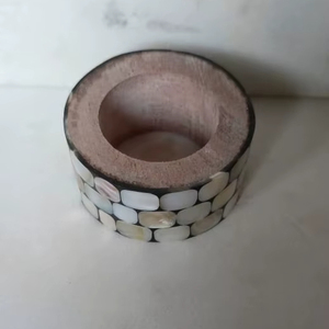 ARTWORK MAESTRO Anneau de serviette en bois et nacre de coquillage motif lay - artisanat indien - Product Image 1